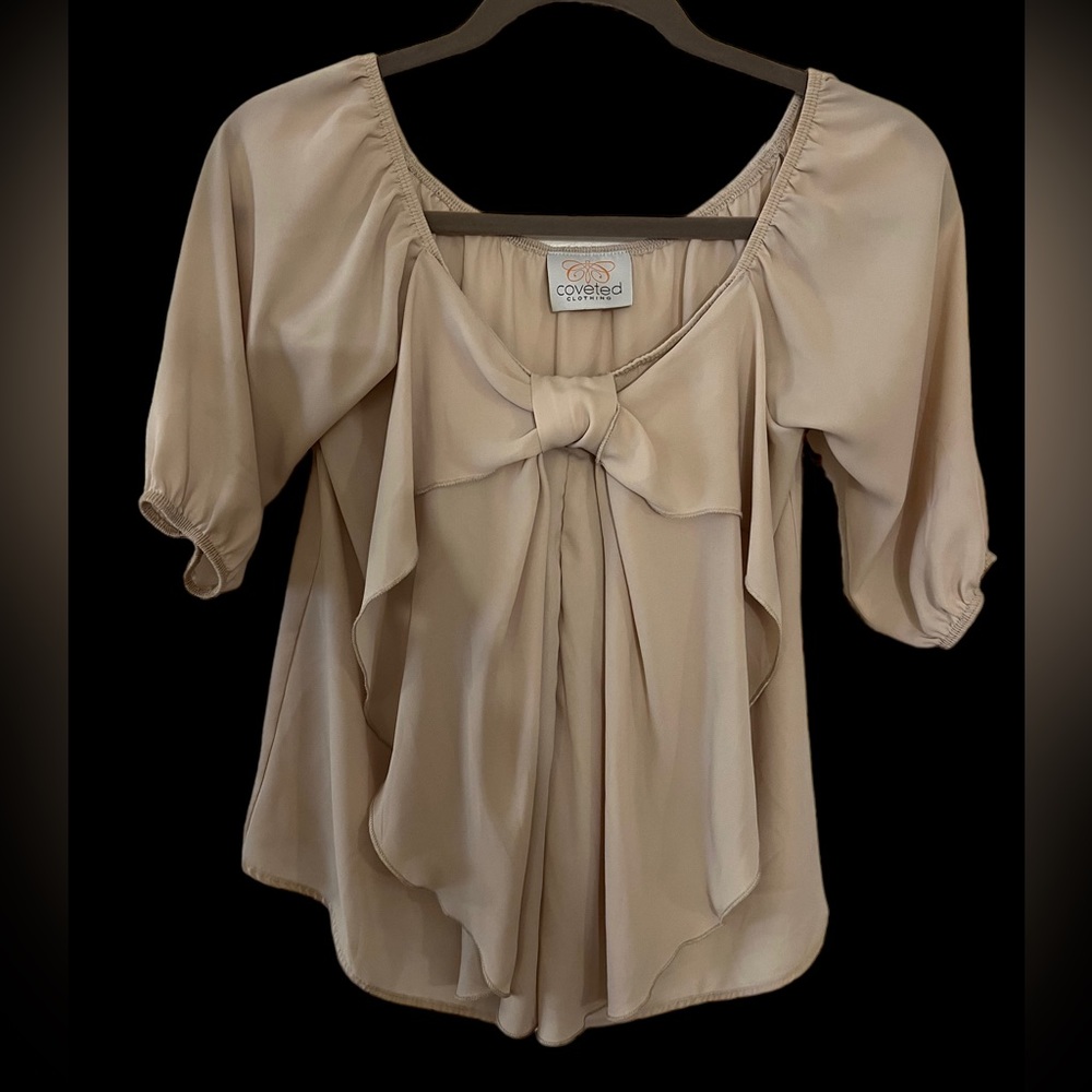COVETED CLOTHING TOP WITH BOW DETAIL. CAN BE WORN OFF SHOULDER!  LIKE NEW- Med.